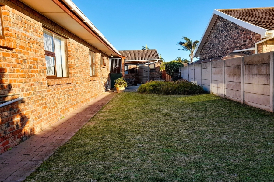 4 Bedroom Property for Sale in Walmer Downs Eastern Cape